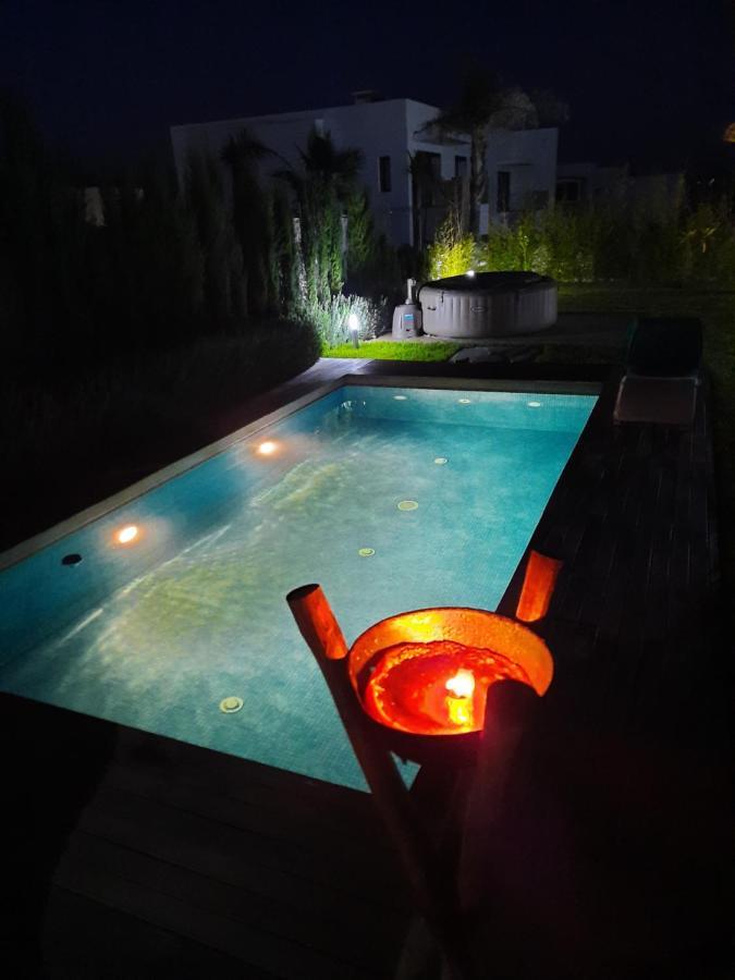 Superbe Villa Avec Piscine Plages Des Nations Rabat Exterior photo